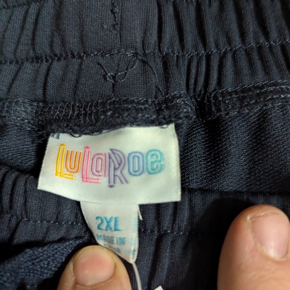 LuLaRoe Jamie French Terry Shorts Americana Collection Size 2xl Solid Blue NWT - Picture 4 of 4